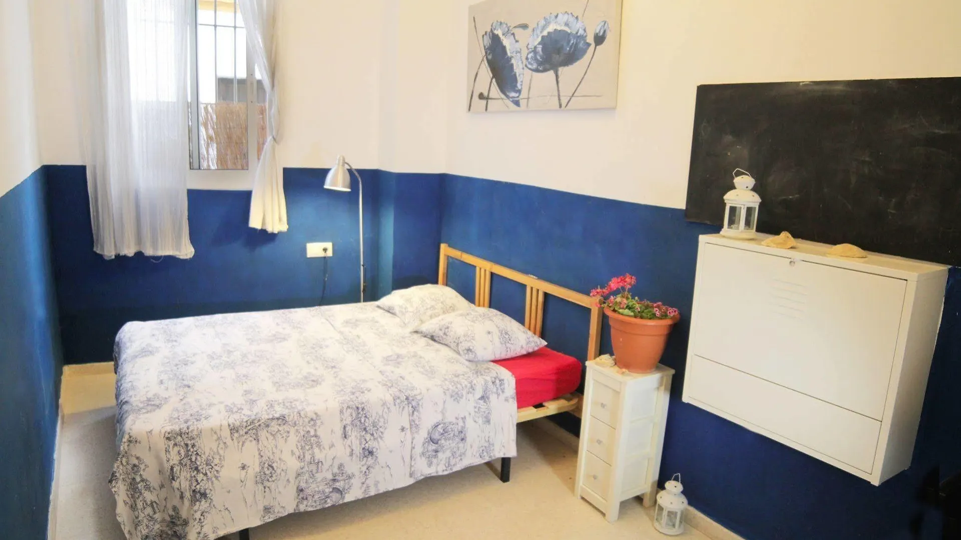 Cadiz Inn Backpackers Hostel